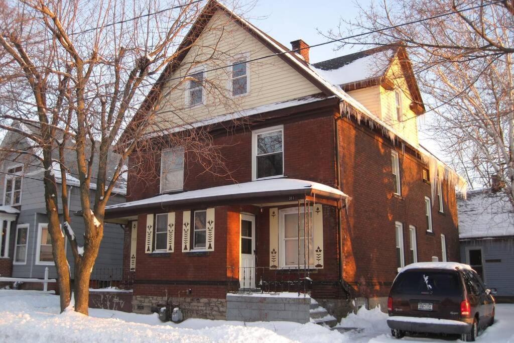 Great Gorge Guesthouse - Walk To The Falls, The Casino And All Downtown Restaurants - Across From The Aquarium Niagarafälle Exterior foto