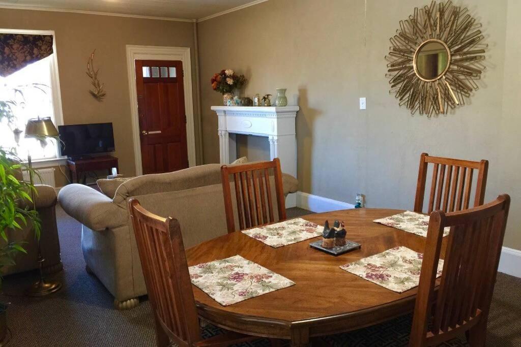 Great Gorge Guesthouse - Walk To The Falls, The Casino And All Downtown Restaurants - Across From The Aquarium Niagarafälle Exterior foto